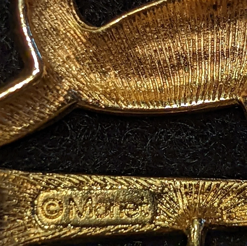 Monet vintage brooch
